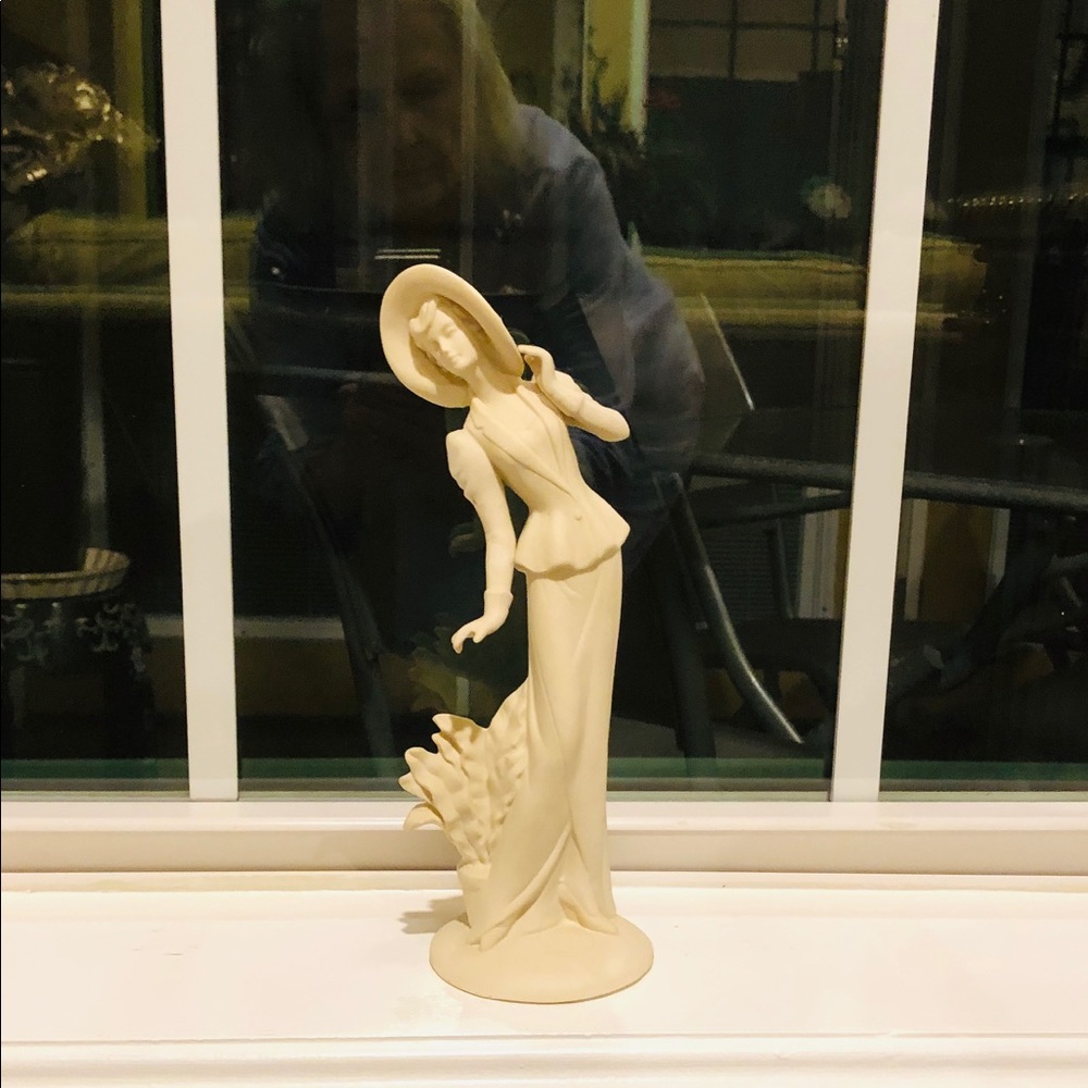 Elegant lady figurine